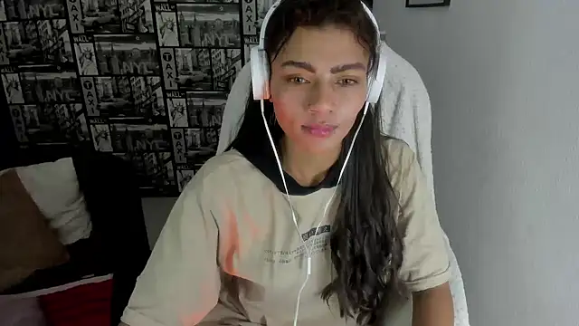 Snapshot of Lilithsabeth chatting on 02-13-25, 03:29 Lilithsabeth online show from 02-13-25, 03:29