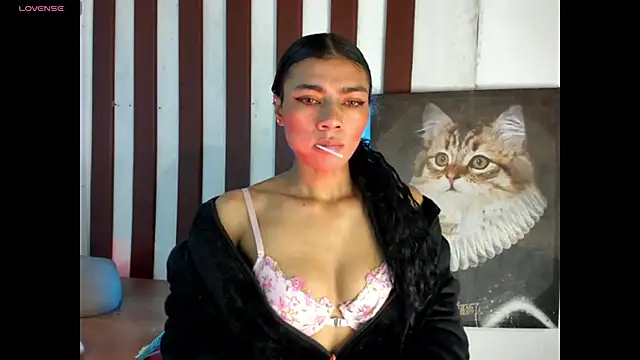 Snapshot of Lilithsabeth chatting on 09-30-25, 01:32 Lilithsabeth online show from 09-30-25, 01:32