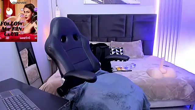 Tisha  lau online show from 11-20-25, 01:33