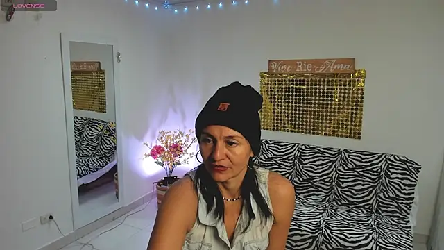 Snapshot of lollita_23_ chatting on 03-06-25, 03:24 lollita 23  online show from 03-06-25, 03:24
