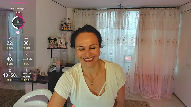Snapshot of lollita_23_ chatting on 03-10-25, 10:34 lollita 23  online show from 03-10-25, 10:34