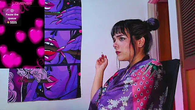 Snapshot of purple_em69 chatting on 12-05-24, 05:15 purple em69 online show from 12-05-24, 05:15