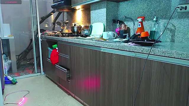 Snapshot of purple_em69 chatting on 12-11-24, 10:27 purple em69 online show from 12-11-24, 10:27