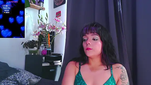 Snapshot of purple_em69 chatting on 12-30-24, 08:36 purple em69 online show from 12-30-24, 08:36