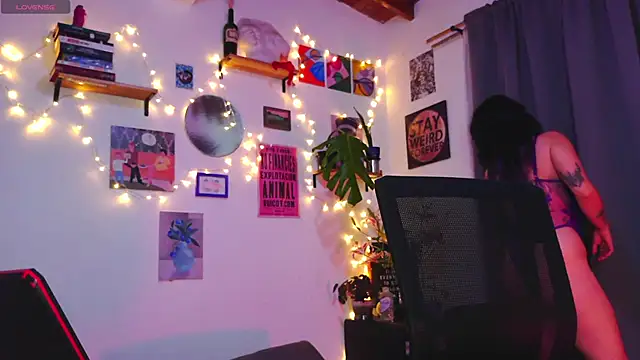 Snapshot of purple_em69 chatting on 01-03-25, 11:55 purple em69 online show from 01-03-25, 11:55