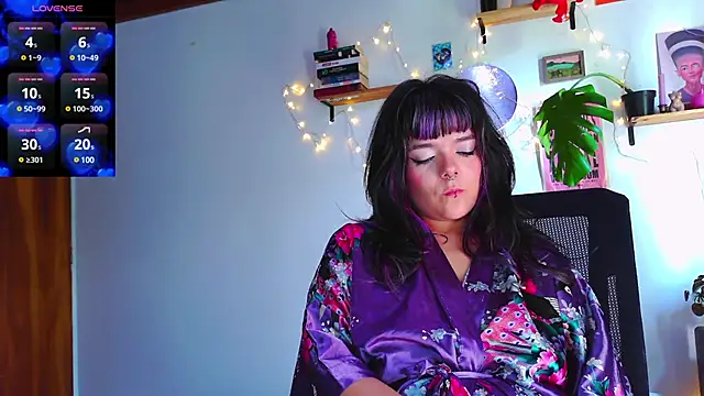 Snapshot of purple_em69 chatting on 01-16-25, 04:50 purple em69 online show from 01-16-25, 04:50