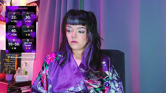 Snapshot of purple_em69 chatting on 01-26-25, 06:17 purple em69 online show from 01-26-25, 06:17