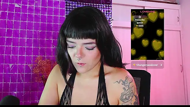 Snapshot of purple_em69 chatting on 03-14-25, 02:10 purple em69 online show from 03-14-25, 02:10