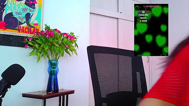 Snapshot of purple_em69 chatting on 03-20-25, 01:04 purple em69 online show from 03-20-25, 01:04