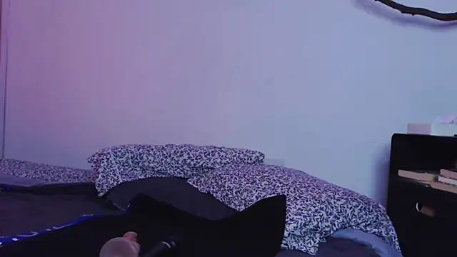 Snapshot of purple_em69 chatting on 09-17-25, 05:31 purple em69 online show from 09-17-25, 05:31