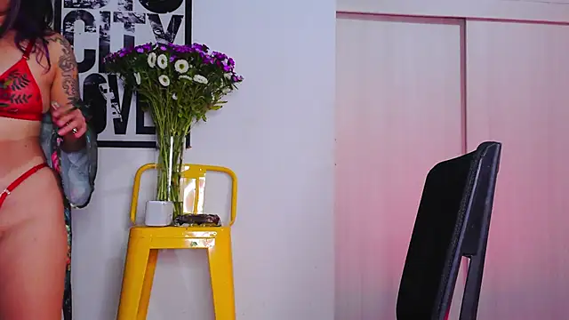 Snapshot of purple_em69 chatting on 10-16-25, 06:47 purple em69 online show from 10-16-25, 06:47