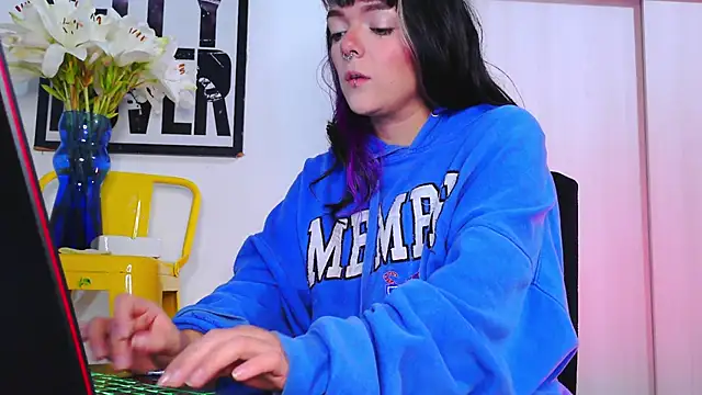 purple em69 online show from 11-16-25, 06:52