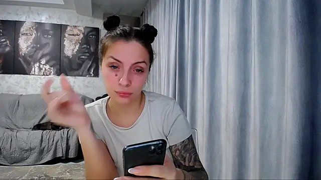 Snapshot of stayhere chatting on 12-03-25, 09:24 stayhere online show from 12-03-25, 09:24