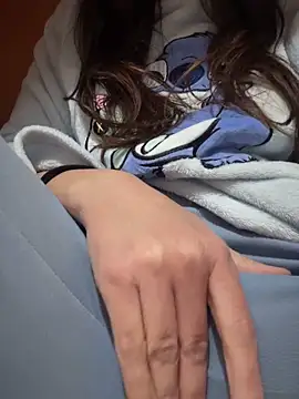 Snapshot of rossana99_ chatting on 10-20-25, 08:09 rossana99 online show from 10-20-25, 08:09