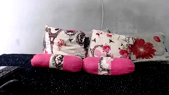 AREOLAKISSXX online show from 12-19-25, 09:49