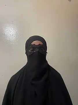 Snapshot of Hijabi_HotGirls chatting on 02-15-25, 08:11 Hijabi HotGirls online show from 02-15-25, 08:11
