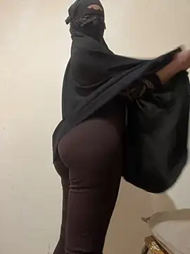 Snapshot of Hijabi_HotGirls chatting on 02-27-25, 03:59 Hijabi HotGirls online show from 02-27-25, 03:59