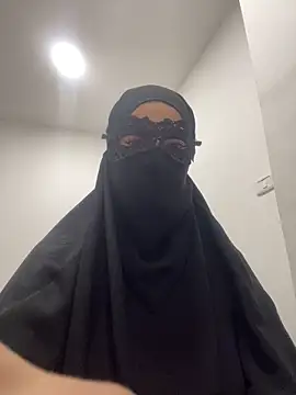 Snapshot of Hijabi_HotGirls chatting on 03-07-25, 10:43 Hijabi HotGirls online show from 03-07-25, 10:43