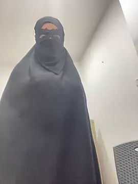 Snapshot of Hijabi_HotGirls chatting on 03-09-25, 11:46 Hijabi HotGirls online show from 03-09-25, 11:46