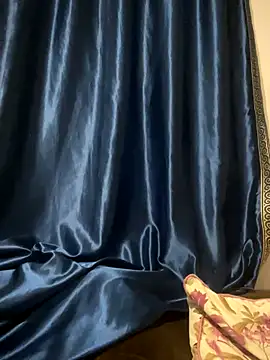 Snapshot of Hijabi_HotGirls chatting on 10-12-25, 07:35 Hijabi HotGirls online show from 10-12-25, 07:35