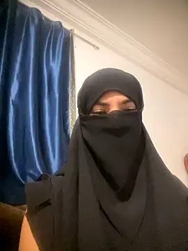 Snapshot of Hijabi_HotGirls chatting on 10-19-25, 09:15 Hijabi HotGirls online show from 10-19-25, 09:15