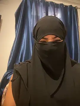 Snapshot of Hijabi_HotGirls chatting on 10-22-25, 01:11 Hijabi HotGirls online show from 10-22-25, 01:11