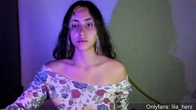 Snapshot of Liherz chatting on 03-13-25, 04:27 Liherz online show from 03-13-25, 04:27