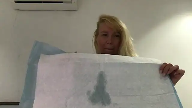 EmmaInLove23 online show from 03-04-25, 05:11