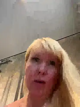 EmmaInLove23 online show from 11-18-25, 08:08