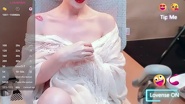 Snapshot of vyizh- chatting on 06-18-26, 02:21 vyizh- online show from 06-18-26, 02:21