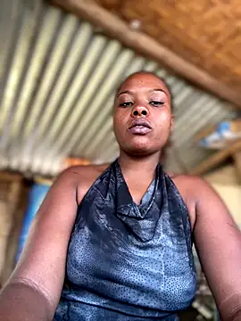 Snapshot of Dellah26 chatting on 09-21-25, 07:43 Dellah26 online show from 09-21-25, 07:43