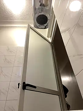 Snapshot of Dellah26 chatting on 10-31-25, 04:24 Dellah26 online show from 10-31-25, 04:24