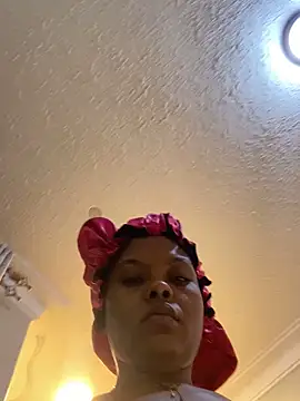 Snapshot of Dellah26 chatting on 12-15-25, 07:12 Dellah26 online show from 12-15-25, 07:12