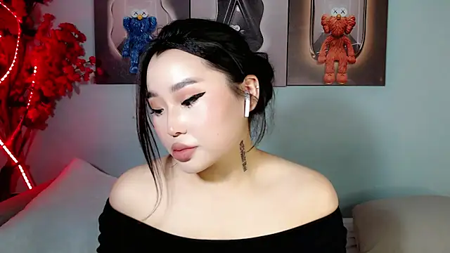 Snapshot of ichiben chatting on 02-25-25, 12:03 ichiben online show from 02-25-25, 12:03