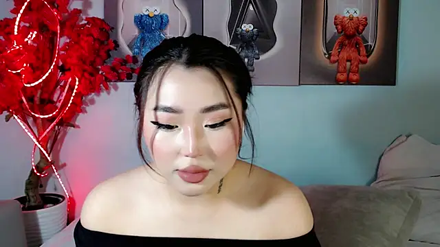 Snapshot of ichiben chatting on 03-05-25, 12:33 ichiben online show from 03-05-25, 12:33