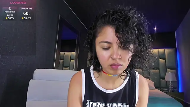 Snapshot of Amareto_ chatting on 03-01-25, 10:34 Amareto online show from 03-01-25, 10:34