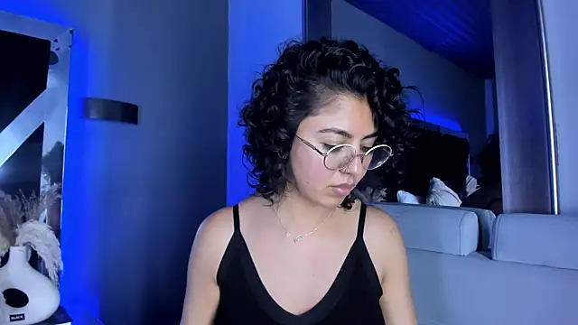 Snapshot of Amareto_ chatting on 03-03-25, 05:18 Amareto online show from 03-03-25, 05:18