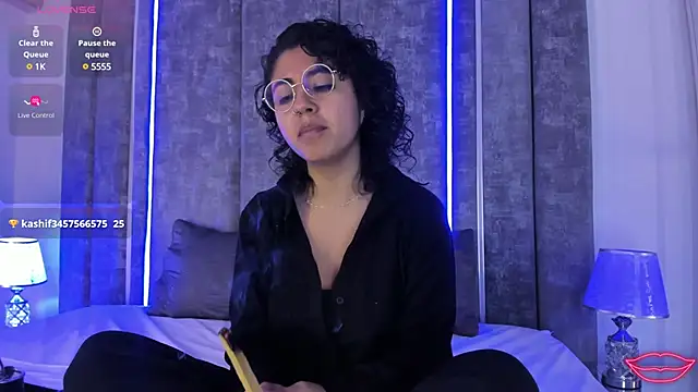Snapshot of Amareto_ chatting on 03-17-25, 11:42 Amareto online show from 03-17-25, 11:42