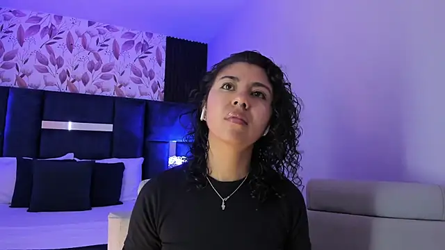 Snapshot of Amareto_ chatting on 10-15-25, 11:10 Amareto online show from 10-15-25, 11:10