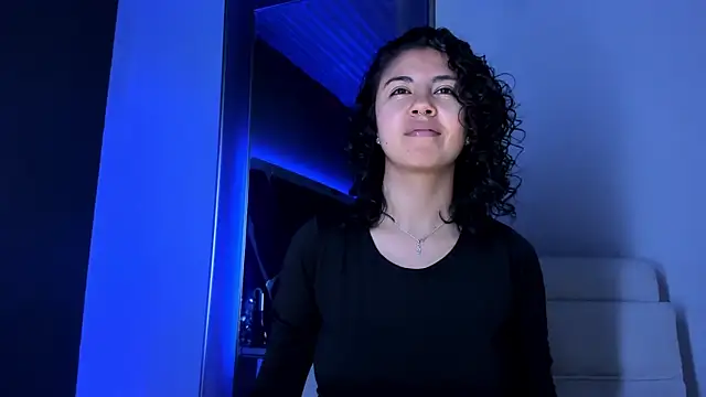 Snapshot of Amareto_ chatting on 10-19-25, 02:07 Amareto online show from 10-19-25, 02:07