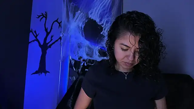 Snapshot of Amareto_ chatting on 10-26-25, 11:49 Amareto online show from 10-26-25, 11:49