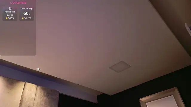 Snapshot of Amareto_ chatting on 11-11-25, 10:37 Amareto online show from 11-11-25, 10:37