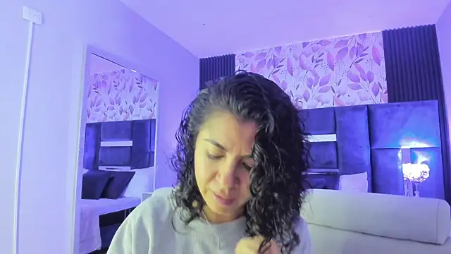 Snapshot of Amareto_ chatting on 12-04-25, 12:25 Amareto online show from 12-04-25, 12:25