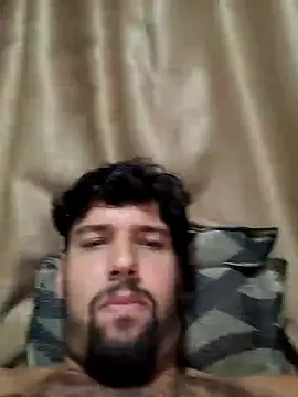 Snapshot of Luksmen chatting on 12-14-24, 11:12 Luksmen online show from 12-14-24, 11:12