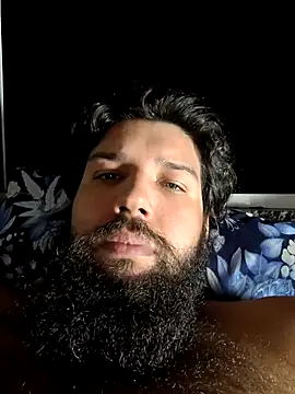 Snapshot of Luksmen chatting on 10-26-25, 01:22 Luksmen online show from 10-26-25, 01:22