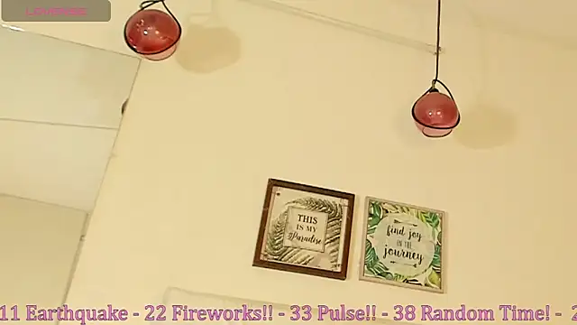 Snapshot of caryn_johnson chatting on 12-15-25, 11:36 caryn johnson online show from 12-15-25, 11:36