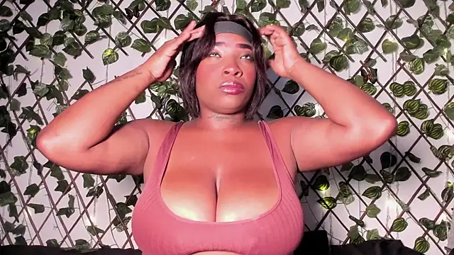 Snapshot of AlondraFerri1 chatting on 12-16-25, 03:00 AlondraFerri1 online show from 12-16-25, 03:00