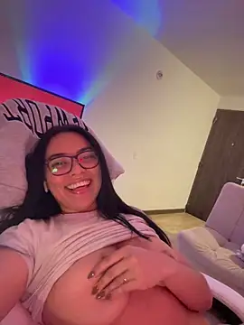 PetitLumiere online show from 01-23-25, 05:56