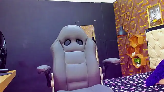 deyy madissonn online show from 12-19-24, 07:29