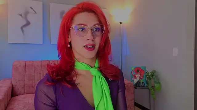 Juliana Saenzz online show from 12-21-25, 06:15